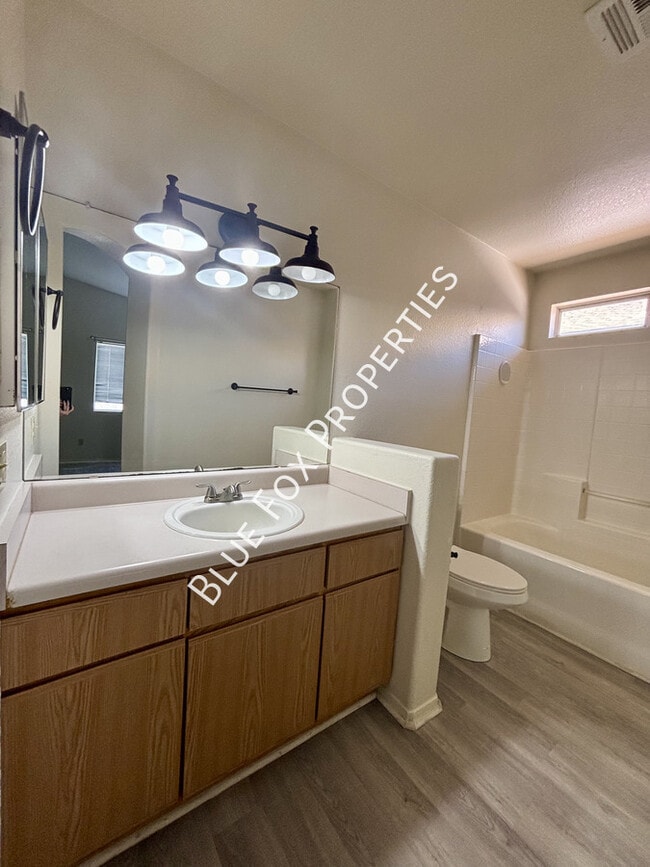 Building Photo - 9055 E Alderpoint Way