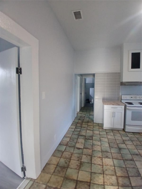 Building Photo - 8509 Claonia St