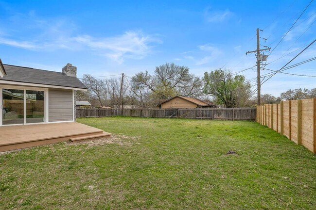 Building Photo - 2927 Norwood Hill Rd