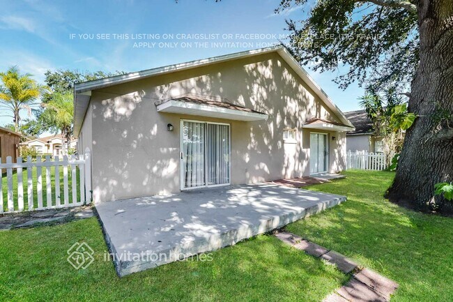 Building Photo - 459 Lancer Oak Dr