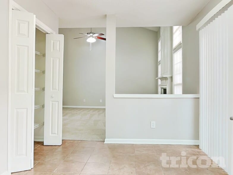 Building Photo - 2660 Binghampton Ln