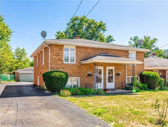 Primary Photo - 1038 Saxon Ave