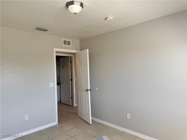 Building Photo - 2121 Snead Dr