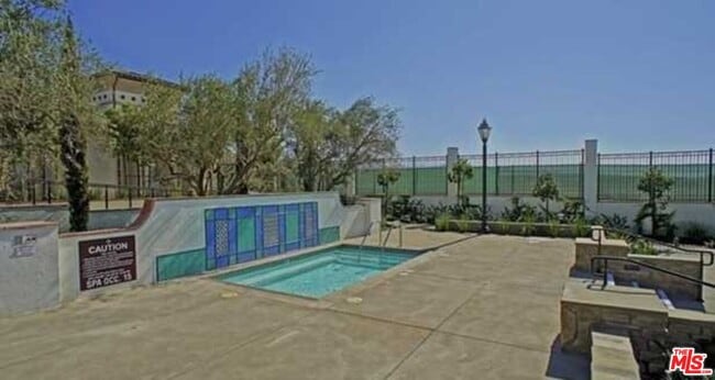 Building Photo - 20329 Paseo Los Arcos