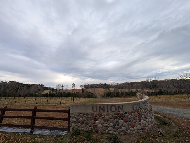 Building Photo - 1125 Lily Pad Ln