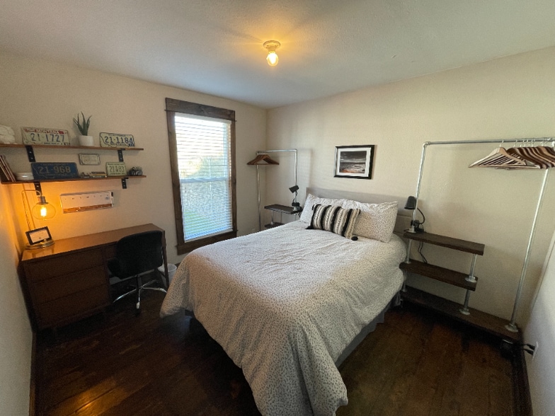 Building Photo - 333 State St