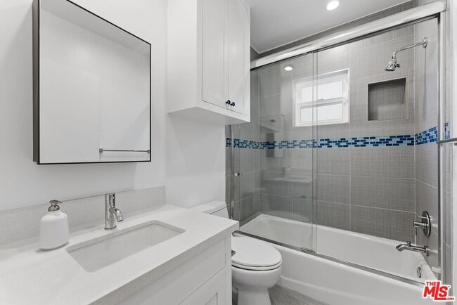 Building Photo - 8833 Ashcroft Ave