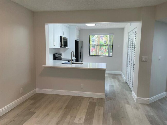 Building Photo - 5741 Riverside Dr