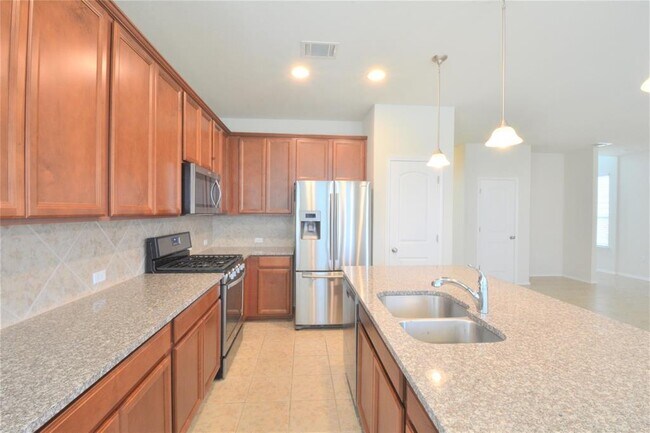 Building Photo - 13915 Osmarea Dr