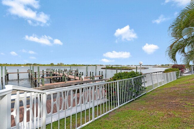 Building Photo - 2505 S Ocean Blvd