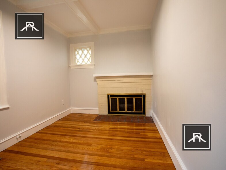 Building Photo - 48 Greycliff Rd
