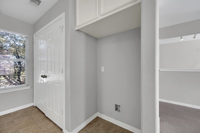 Building Photo - 135 Binnacle Ct