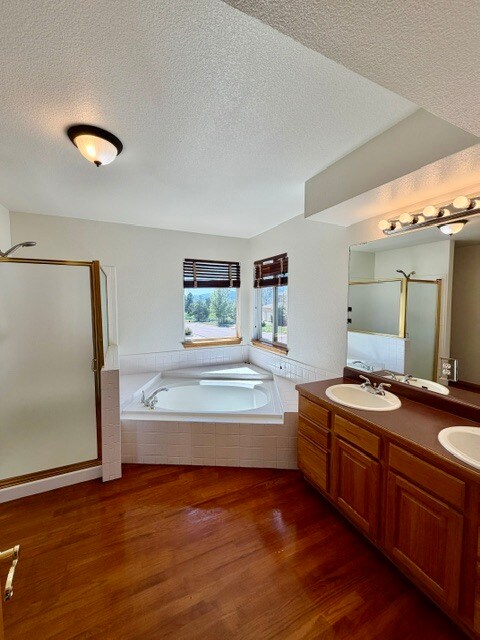Building Photo - 1112 Meadow Oaks Dr