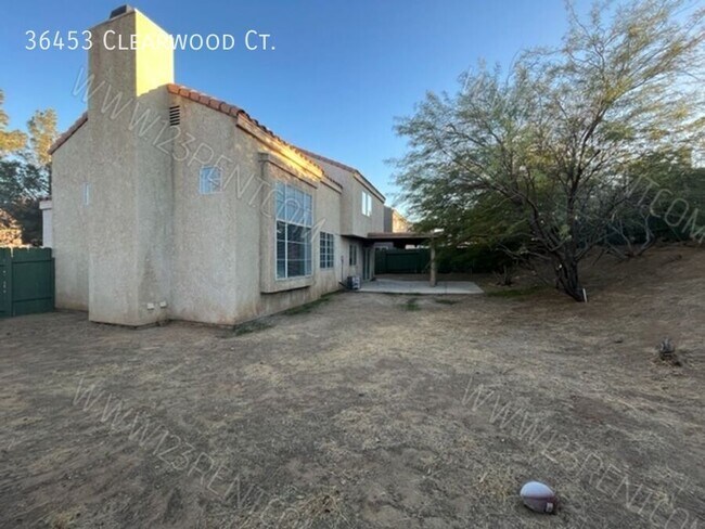 Building Photo - 36453 Clearwood Ct