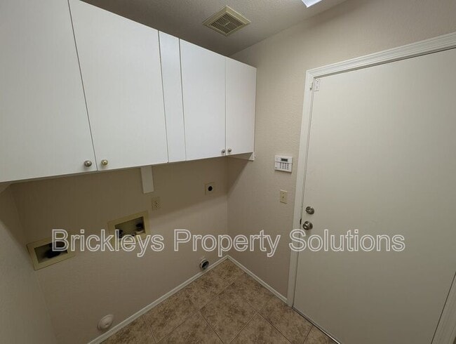 Building Photo - 618 W Tumbleweed Rd