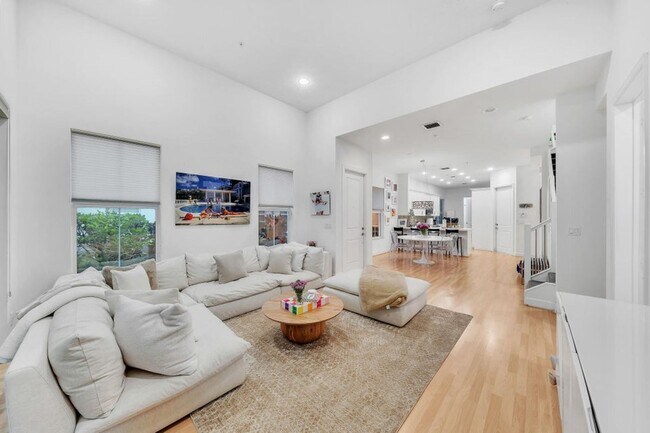 Building Photo - 23008 Clear Echo Dr