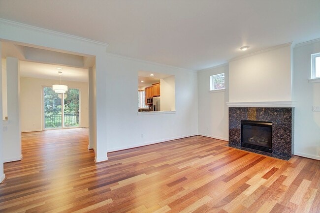 Building Photo - 3Bd/2.5Ba Issaquah Home
