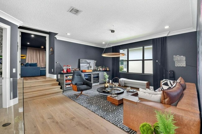 Building Photo - 16892 Strasbourg Ln