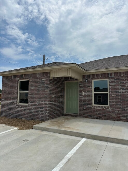 Building Photo - 1016 S El Paso Ave