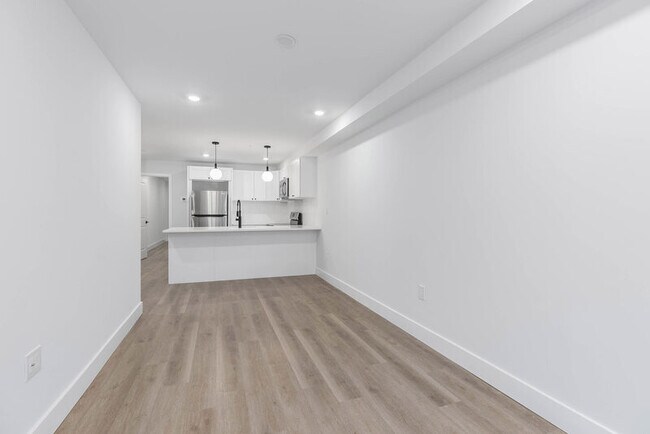 Building Photo - 2057 E Rush St