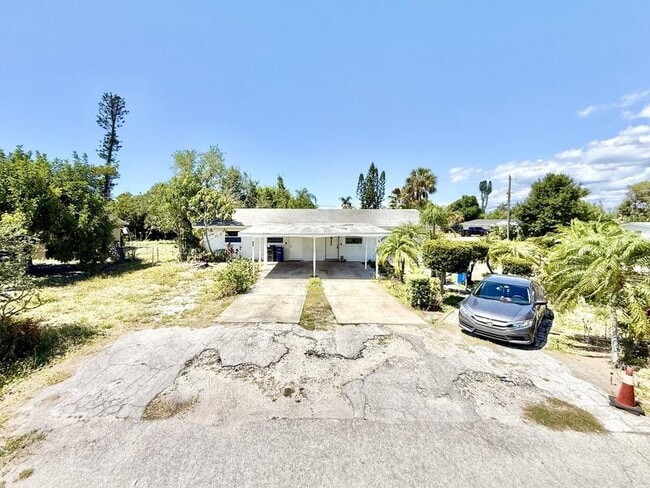 Building Photo - 605 64th Ave W