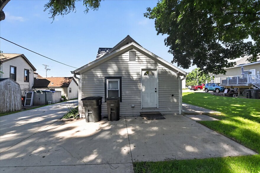 Building Photo - 409 S 4th St