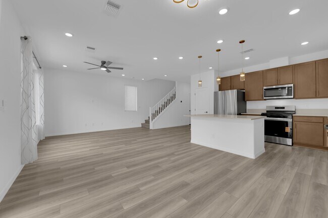 Building Photo - 10239 Estancia Hl St