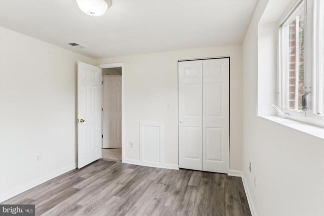 Building Photo - 9915 Ashburton Ln