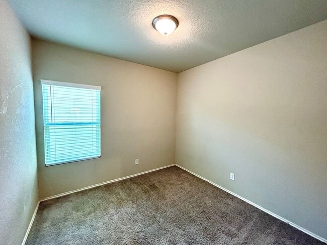 Building Photo - Beautiful 3-Bedroom Home with Office, Community Pool & Large Fenced Yard!