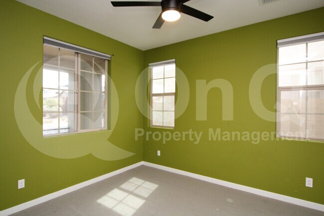 Building Photo - 824 E Ashurst Dr