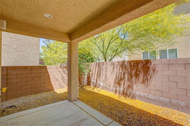 Building Photo - 10984 Sardinia Sands Dr