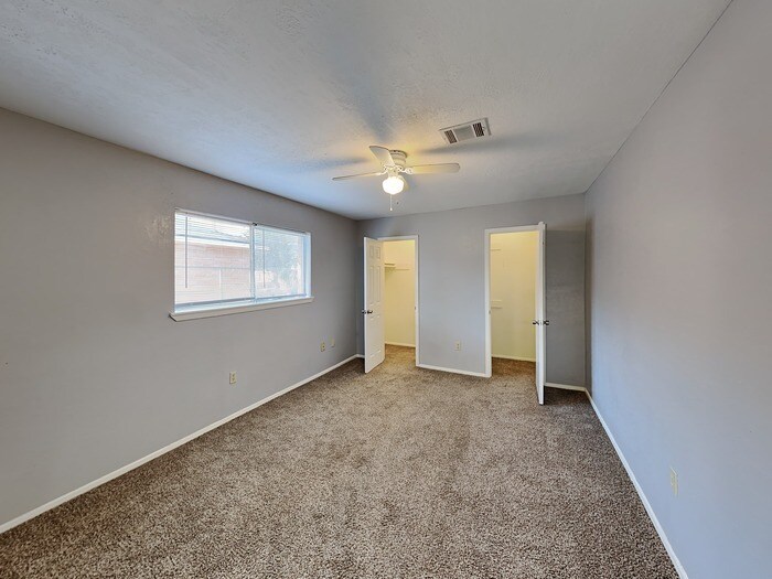 Building Photo - 7767 Water Park Ln