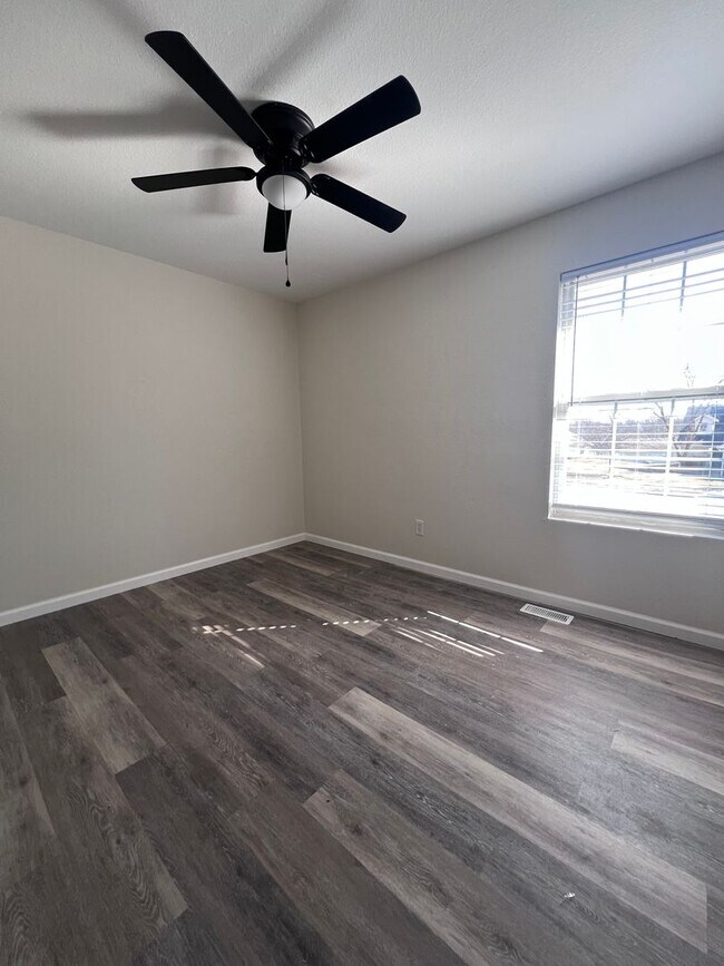 Building Photo - 1715-1715 Hanover Blvd