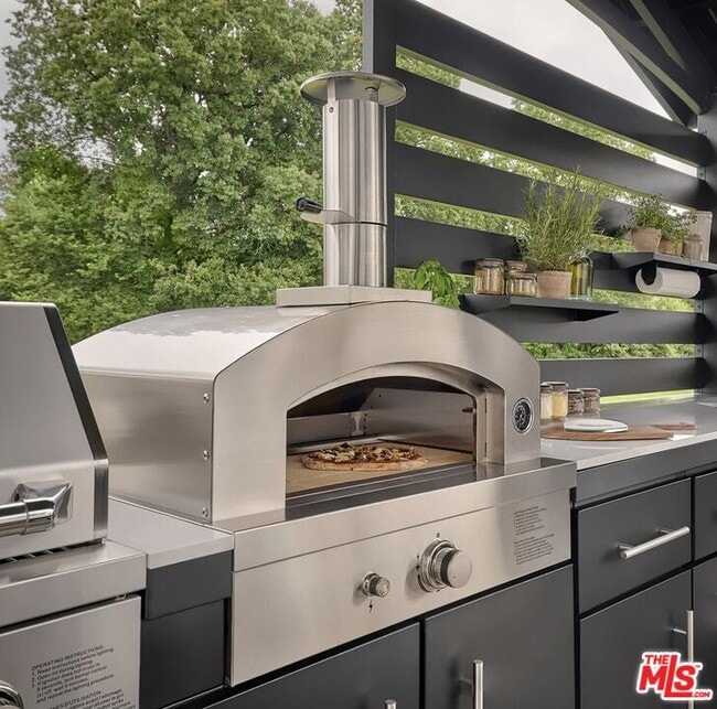 Building Photo - 19235 Strathern St