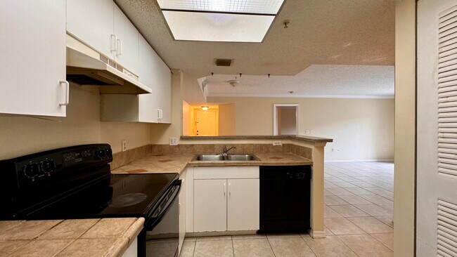 Building Photo - 5055 Wiles Rd
