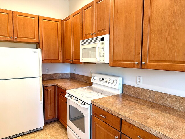 Building Photo - 96028 Long Is Pl