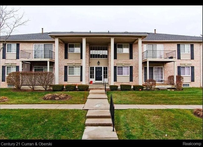 Building Photo - 6121 Orchard Lake Rd