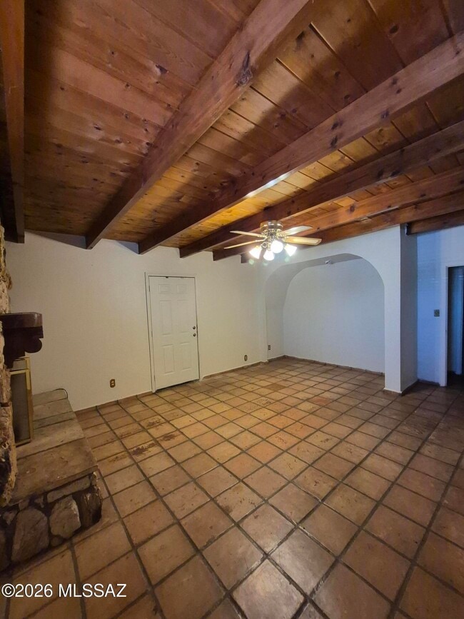 Building Photo - 320 E 29th St