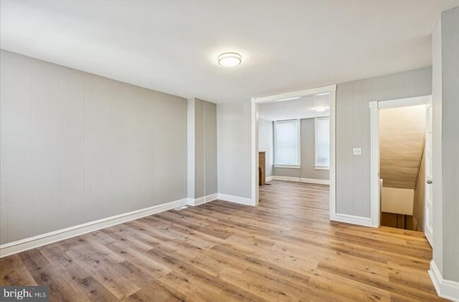 Building Photo - 30 N Abington Ave