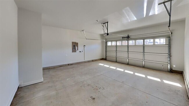 Building Photo - 17960 Lantana Loop