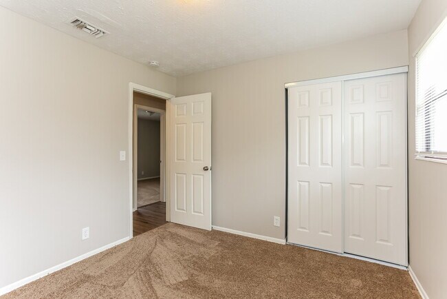 Building Photo - 2387 Betsy Dr