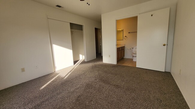 Building Photo - 8601 Lyn River Ct