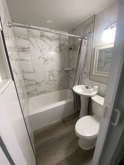 Building Photo - 1350 S Washington St