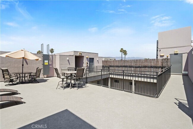 Building Photo - 11312 Huston St