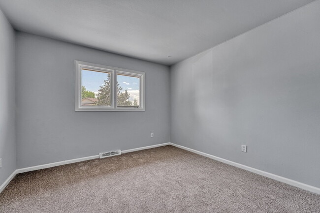 Building Photo - $3,600.00 - 4 Bedroom, 3.5 Bathroom, Singl...