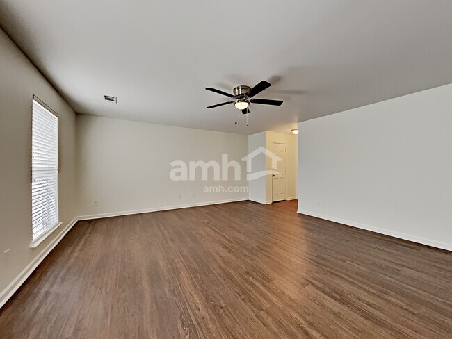 Building Photo - 1441 Bridgecross Pky