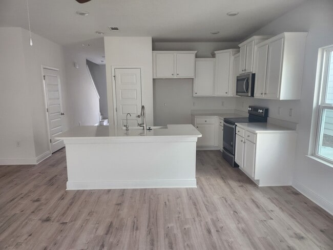 Building Photo - 12 Redbird Lp