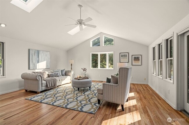 Building Photo - Spacious rambler-style 4 bed 2 bath house in Edmonds