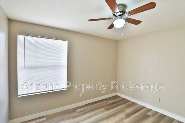 Building Photo - 1625 N Date