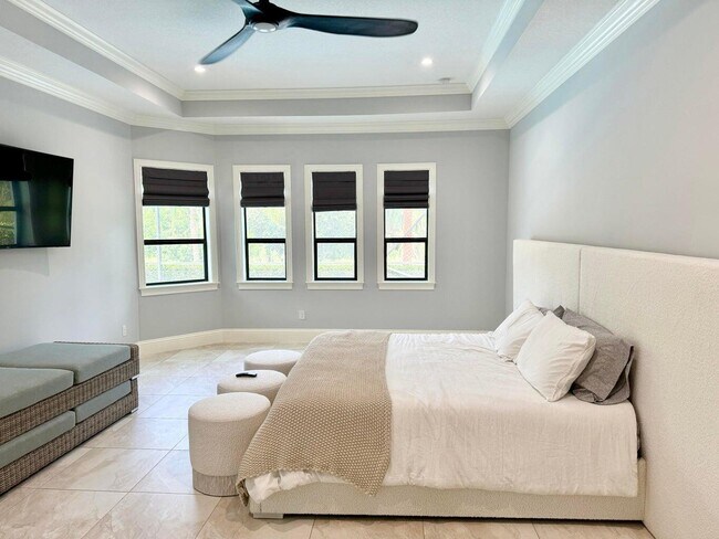 Building Photo - 134 SE Fiore Bello